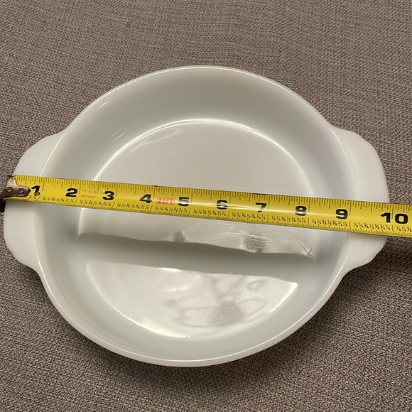 Vintage 50’s Fire King White Milk Glass 8” Round Baking Dish with Handles - Picture 5 of 8